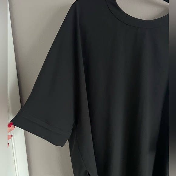 Women’s black flowy top - Picture 2 of 7